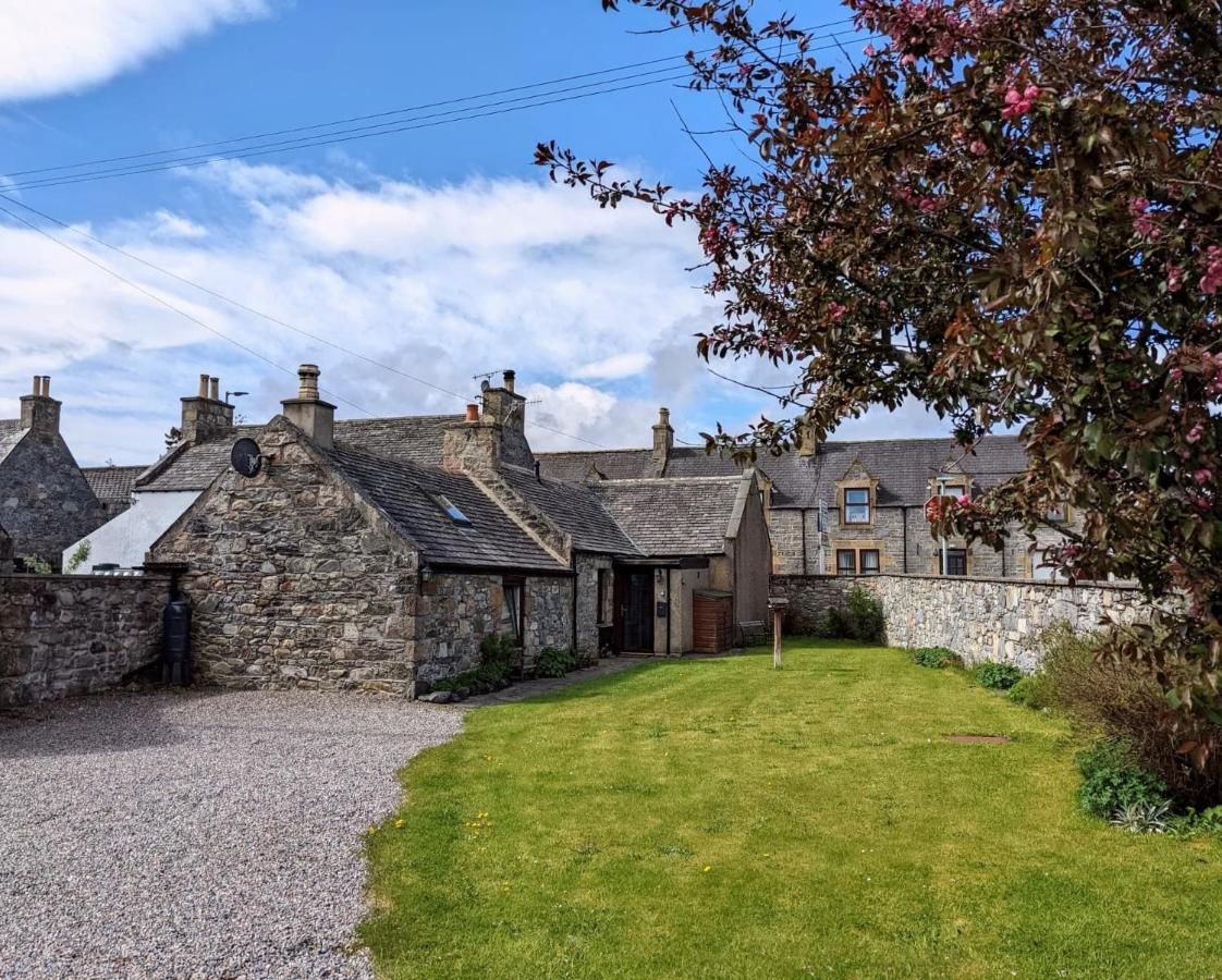 Ailnack Cottage -Cheerful Cottage With Secure Garden And Off Street Parking Sleeps 4 Tomintoul Exterior foto